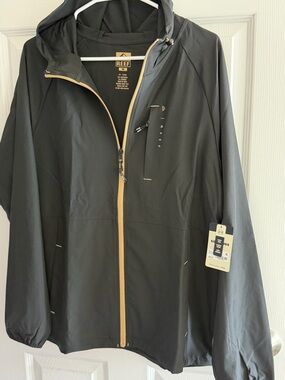 Reef Black Hooded Windbreaker with Tan Zip men’s size M new